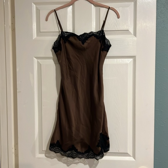 Abercrombie & Fitch Dark Brown Satin Black Lace Trim Slip Mini Dress NWT - Picture 6 of 12